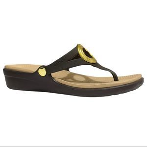 Crocs Womens Dual Comfort Sanrah Wedge Thong Flip Flop Sandals 9